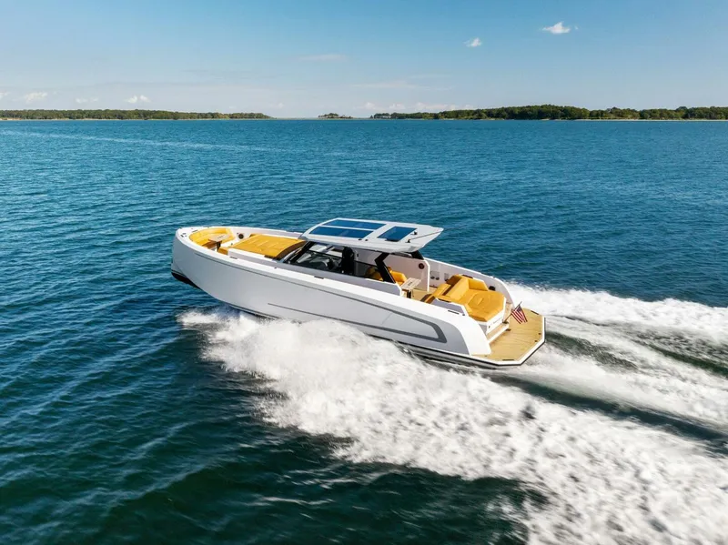 Slide: The Image of Vanquish 45 T Top 2021 - 3935000