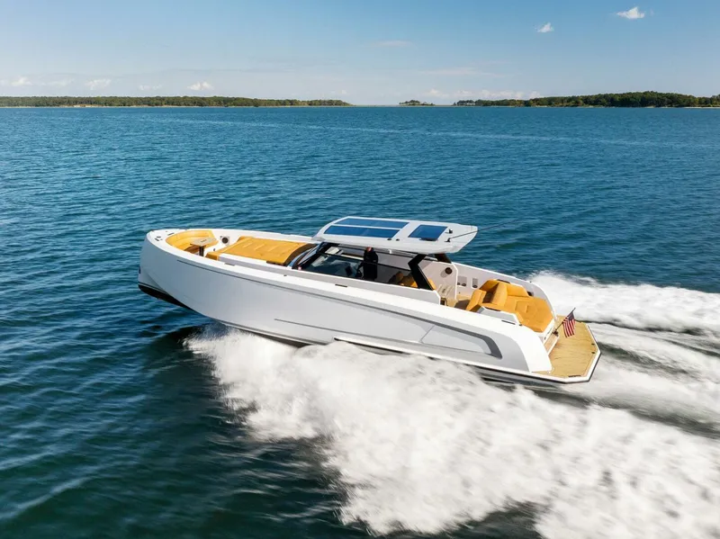 Slide: The Image of Vanquish 45 T Top 2021 - 3935001