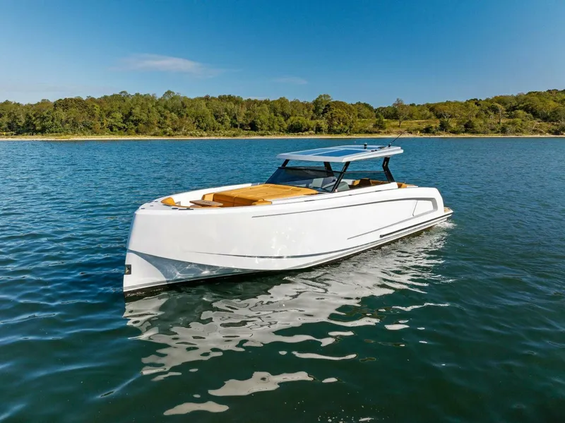 Slide: The Image of Vanquish 45 T Top 2021 - 3934980