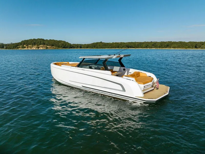 Slide: The Image of Vanquish 45 T Top 2021 - 3935007