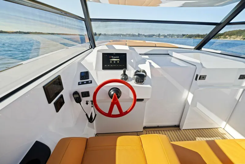 Slide: The Image of Vanquish 45 T Top 2021 - 3935029