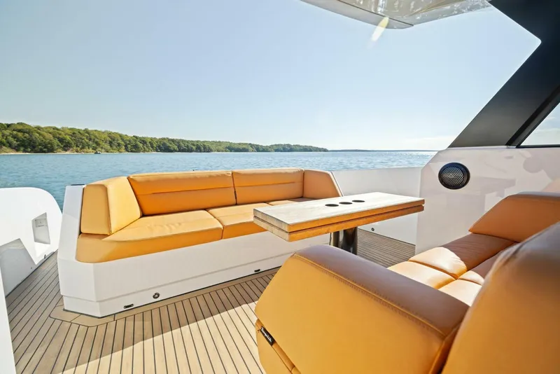 Slide: The Image of Vanquish 45 T Top 2021 - 3935031