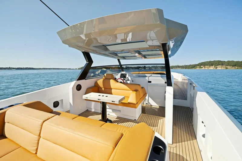 Slide: The Image of Vanquish 45 T Top 2021 - 3935032