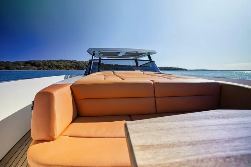 Slide: The Image of Vanquish 45 T Top 2021 - 3935040