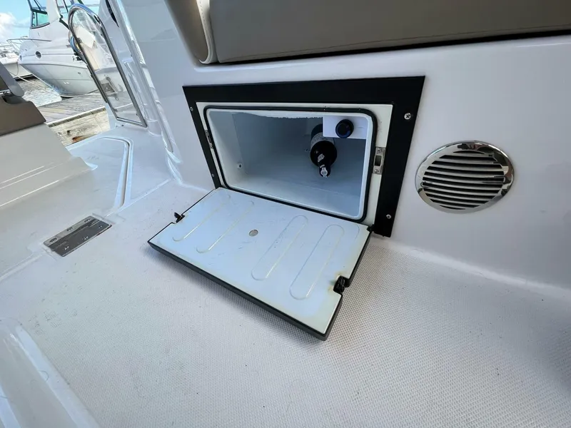 Slide: The Image of Regal 28 Express 2017 - 3938545