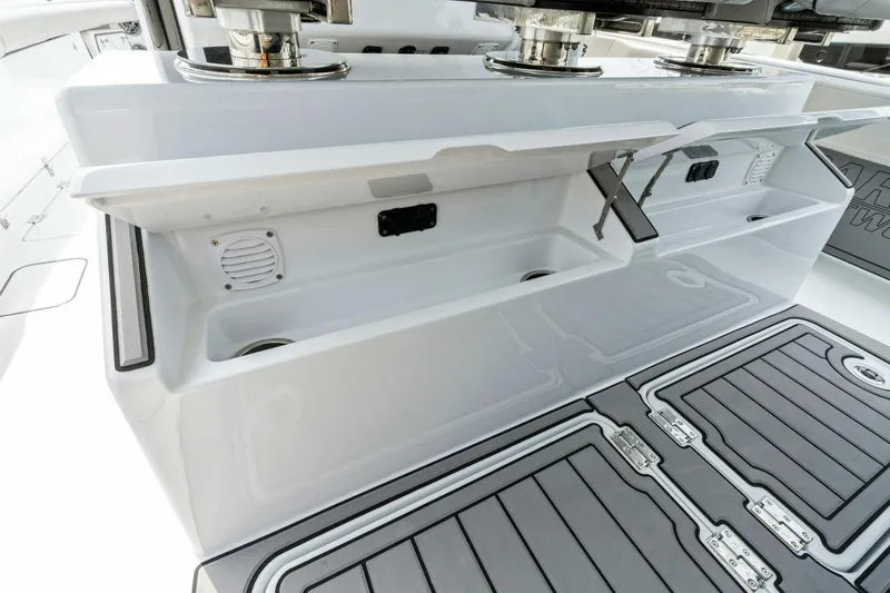 Slide: The Image of 2022 Barker Boatworks 40 HPC  - 3939467