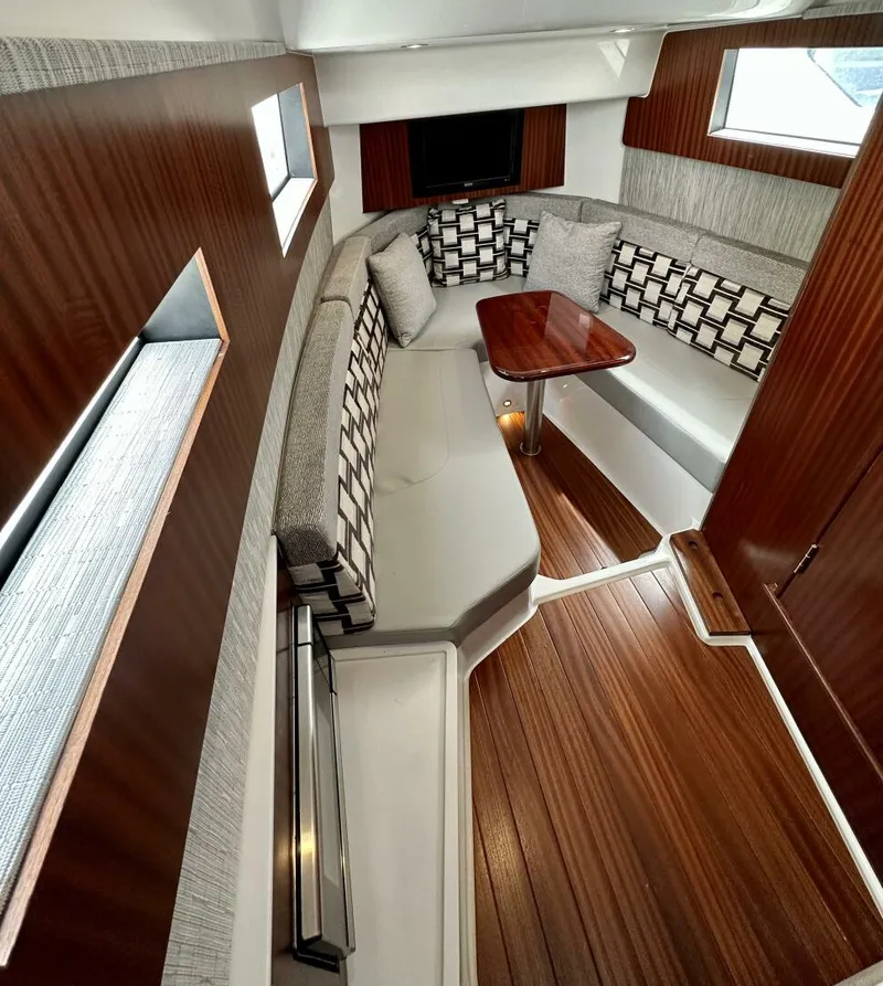 Slide: The Image of Pursuit 378 2022 - 3940079