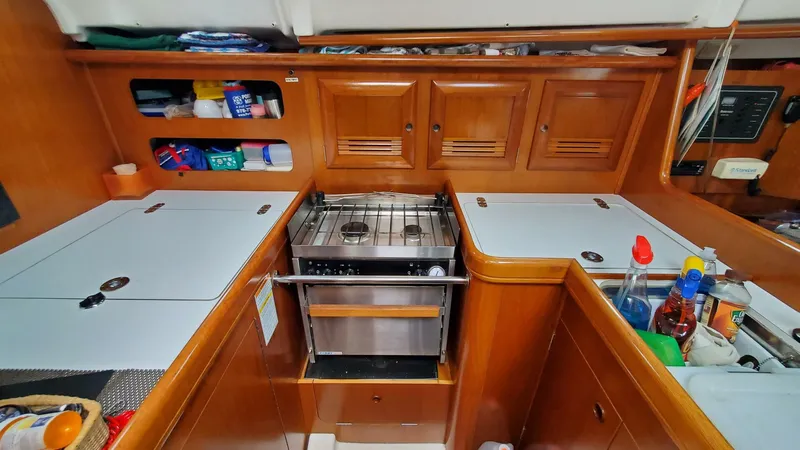 Slide: The Image of Beneteau 361 2000 - 3954005