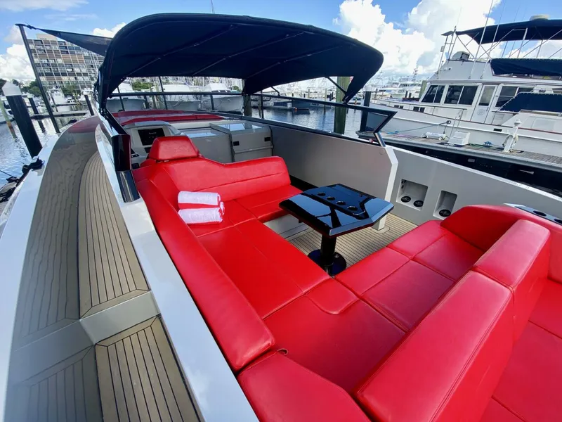 Slide: The Image of Vanquish VQ45 2020 - 3942198