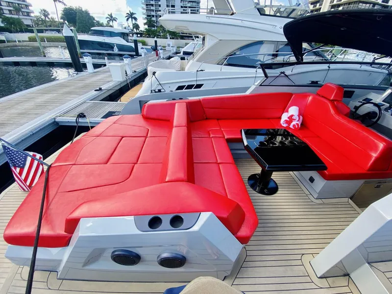 Slide: The Image of Vanquish VQ45 2020 - 3942199