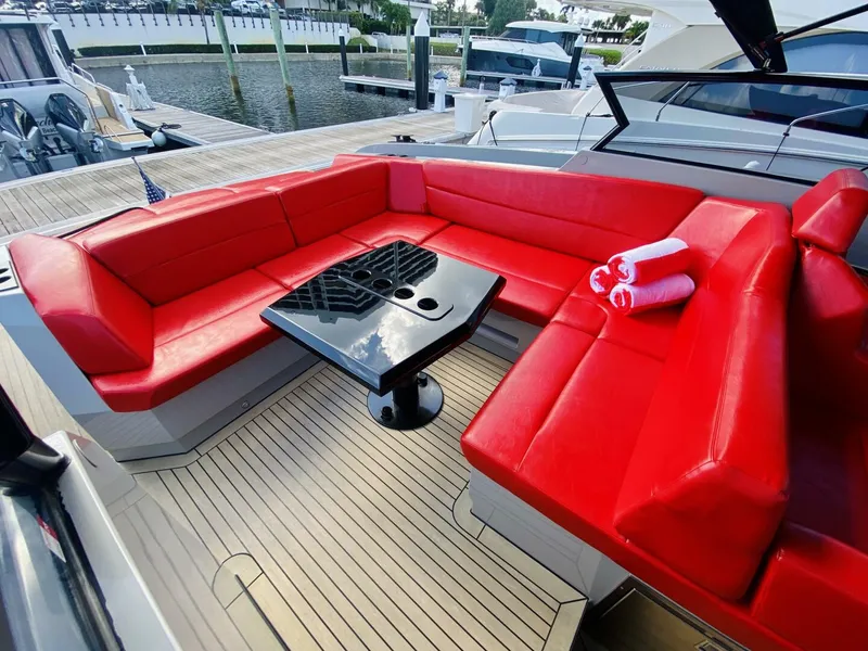 Slide: The Image of Vanquish VQ45 2020 - 3942200