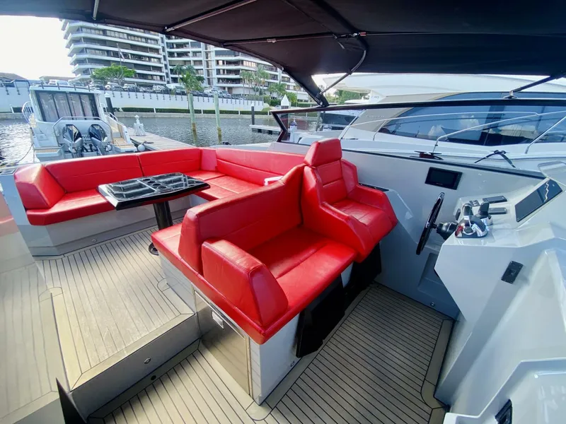 Slide: The Image of Vanquish VQ45 2020 - 3942207