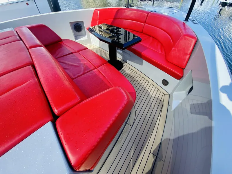 Slide: The Image of Vanquish VQ45 2020 - 3942216