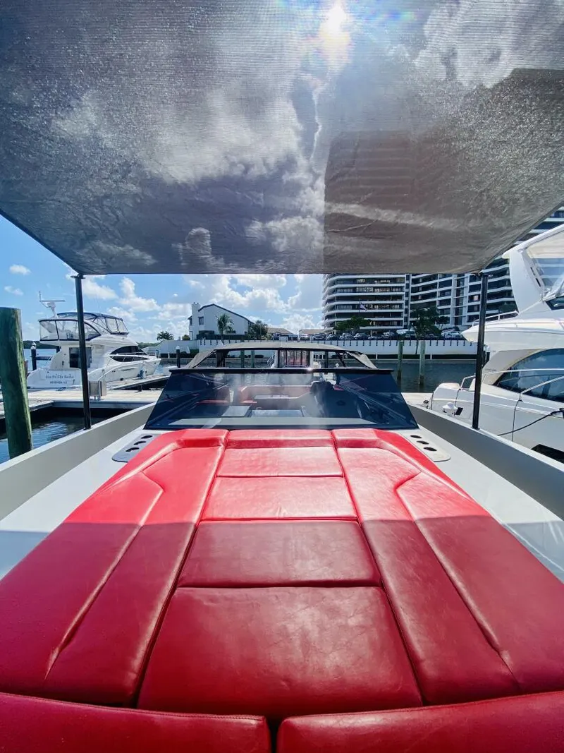 Slide: The Image of Vanquish VQ45 2020 - 3942219