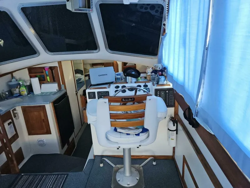 Slide: The Image of Nauset 35 Flybridge Downeast Cruiser 1989 - 3960805