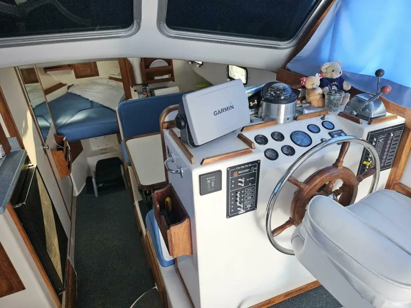Slide: The Image of Nauset 35 Flybridge Downeast Cruiser 1989 - 3960811
