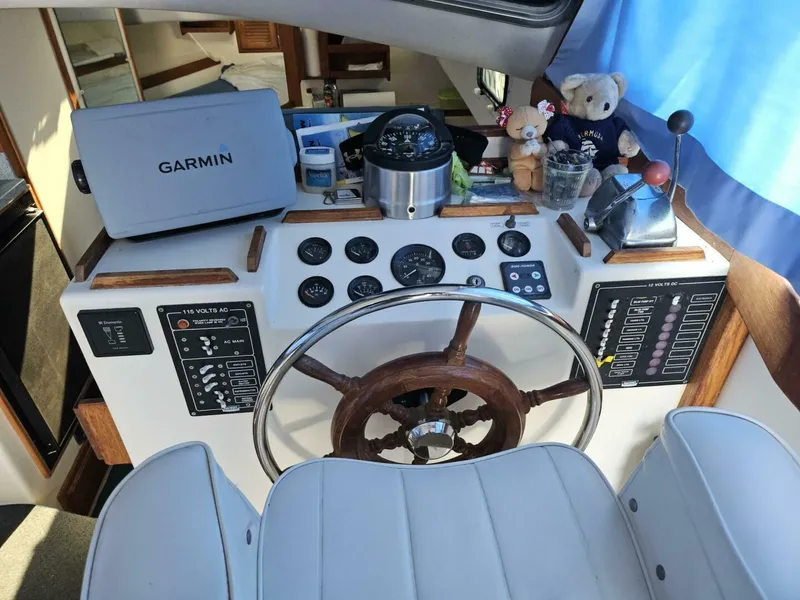 Slide: The Image of Nauset 35 Flybridge Downeast Cruiser 1989 - 3960815