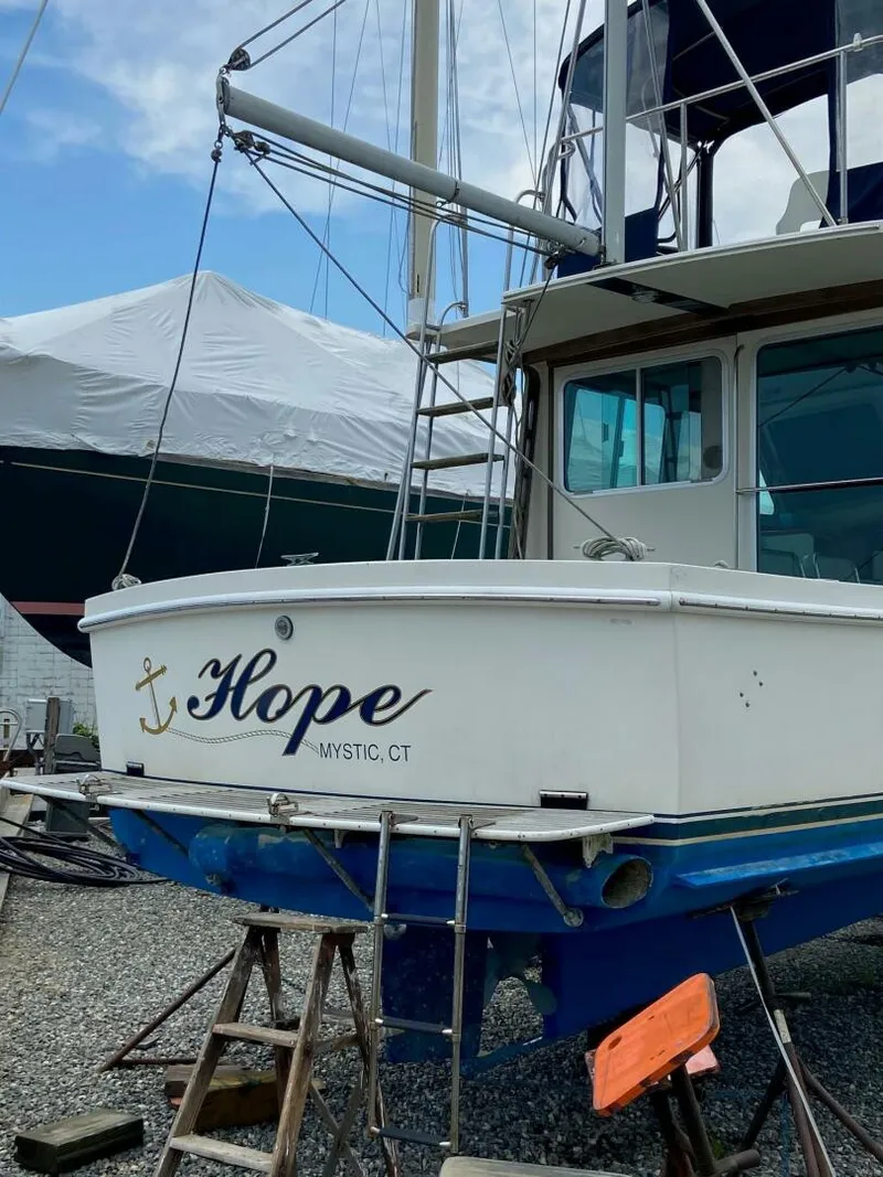 Slide: The Image of Nauset 35 Flybridge Downeast Cruiser 1989 - 3960821