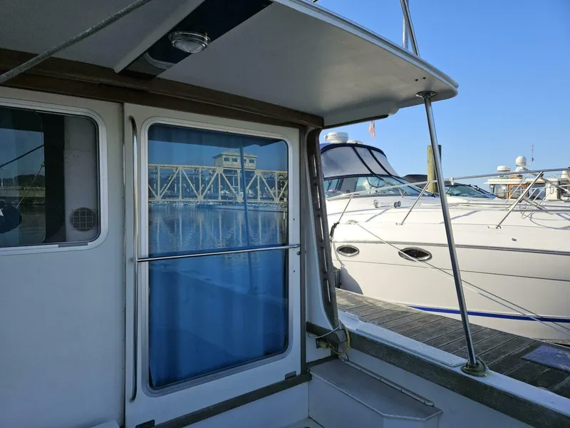 Slide: The Image of Nauset 35 Flybridge Downeast Cruiser 1989 - 3960789