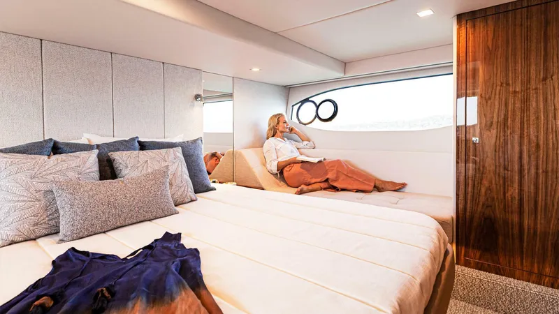 Slide: The Image of Riviera 4600 Sport Yacht Platinum Edition 2026 - 3944544