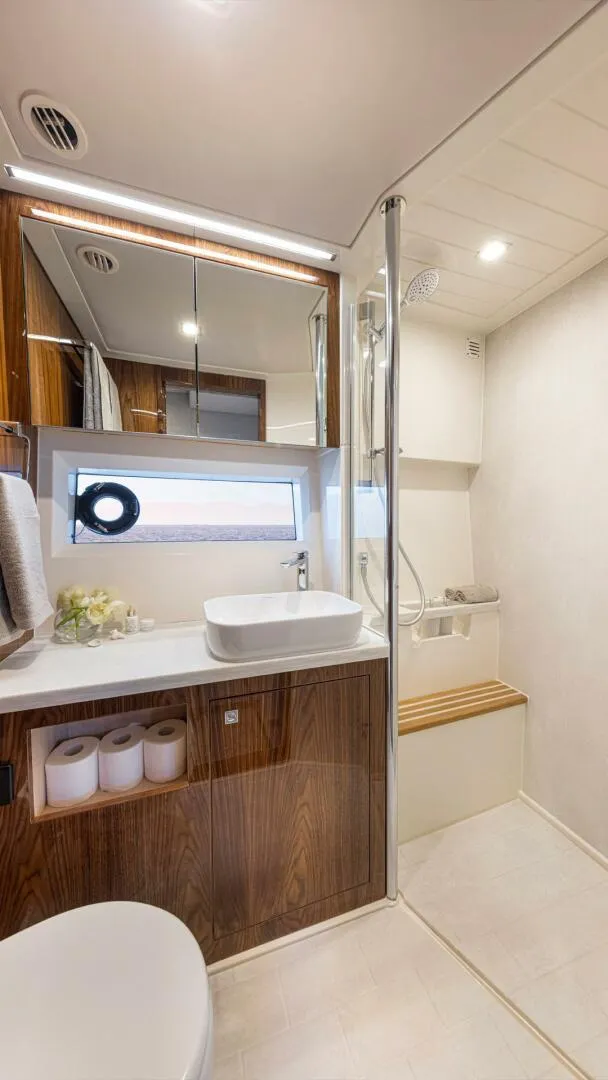 Slide: The Image of Riviera 4600 Sport Yacht Platinum Edition 2026 - 3944547