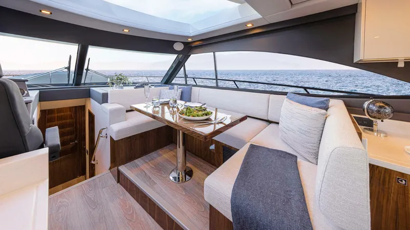 Slide: The Image of Riviera 4600 Sport Yacht Platinum Edition 2027 - 3944551