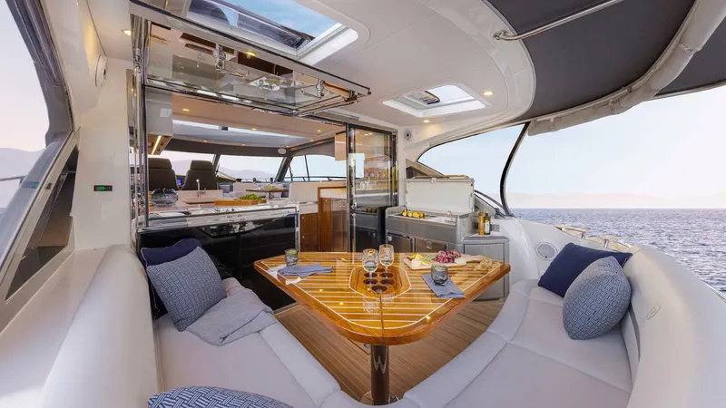 Slide: The Image of Riviera 4600 Sport Yacht Platinum Edition 2027 - 3944548