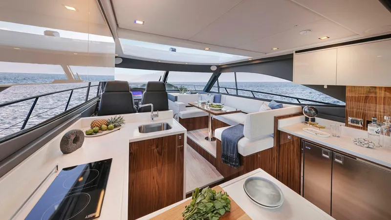 Slide: The Image of Riviera 4600 Sport Yacht Platinum Edition 2027 - 3944541