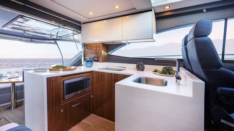 Slide: The Image of Riviera 4600 Sport Yacht Platinum Edition 2027 - 3944545