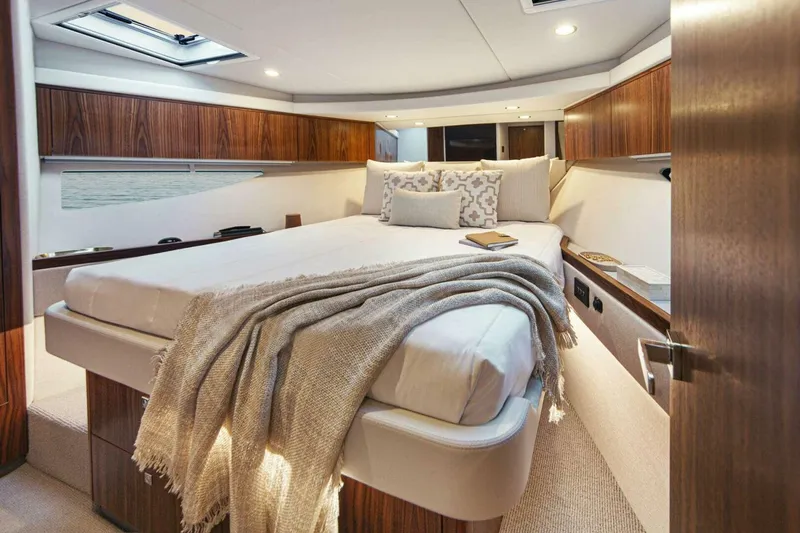 Slide: The Image of Riviera 46 Sports Motor Yacht Master Stateroom 01 - 3944593