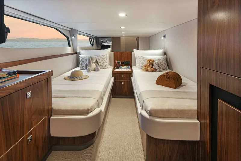 Slide: The Image of Riviera 46 Sports Motor Yacht Starboard Cabin - 3944597