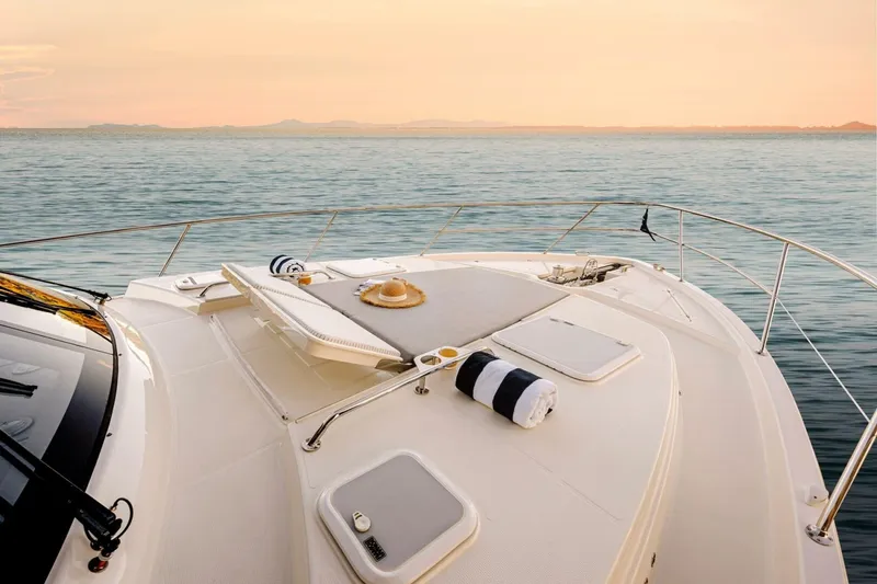 Slide: The Image of Riviera 46 Sports Motor Yacht Foredeck 01 - 3944588