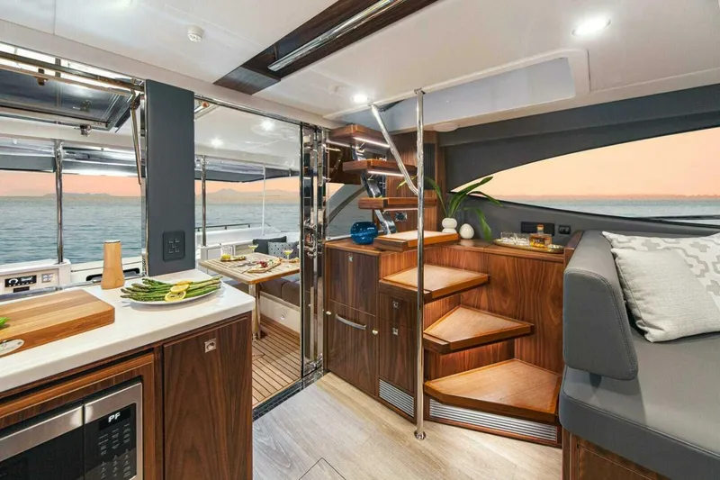 Slide: The Image of Riviera 46 Sports Motor Yacht Saloon 04 1 - 3944595