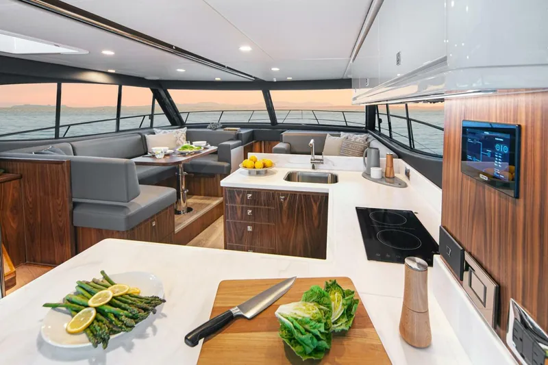 Slide: The Image of Riviera 46 Sports Motor Yacht Saloon 01 - 3944589