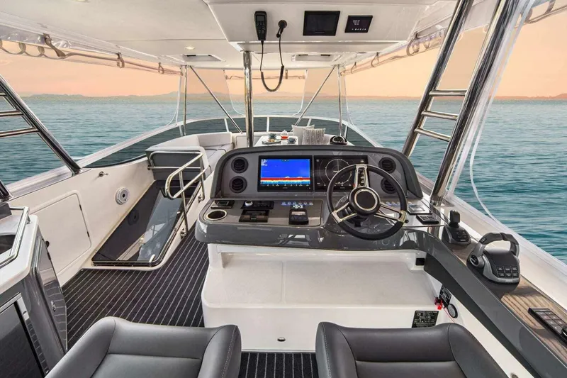 Slide: The Image of Riviera 46 Sports Motor Yacht Flybridge 04 1 - 3944584