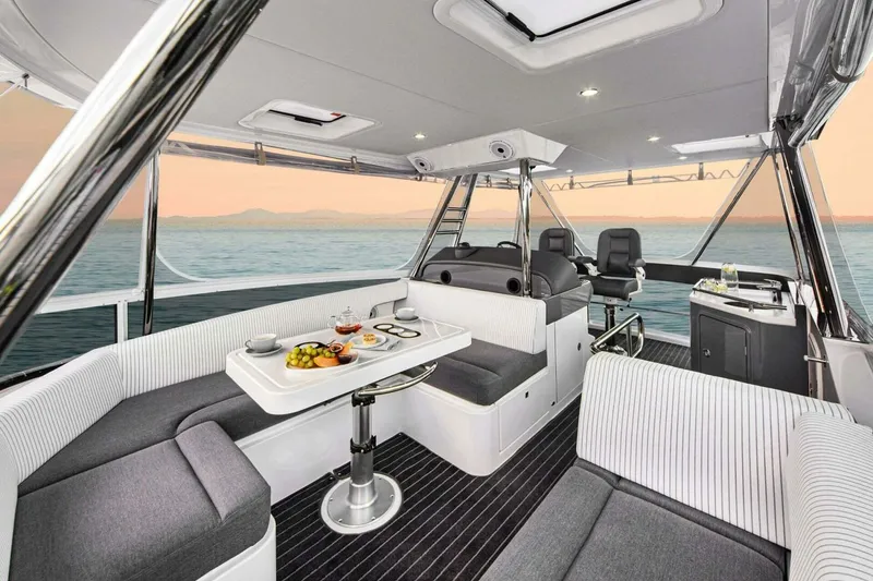 Slide: The Image of Riviera 46 Sports Motor Yacht Flybridge 02 - 3944586