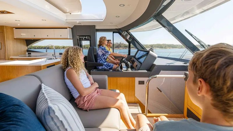 Slide: The Image of Riviera 585 SUV Helm Driving 04 - 3945195