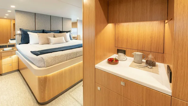 Slide: The Image of Riviera 585 SUV Master Stateroom 04 - 3945192