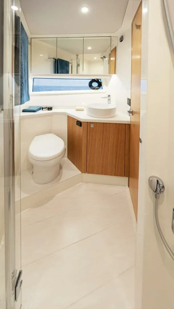 Slide: The Image of Riviera 585 SUV VIP Ensuite 01 - 3945200