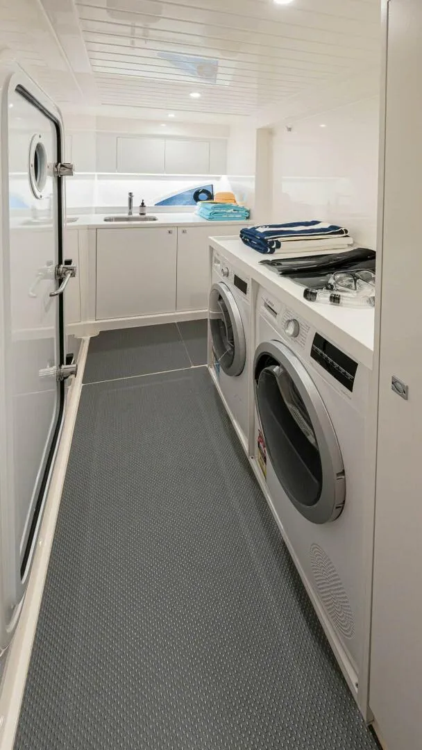 Slide: The Image of Riviera 585 SUV Utility Room 01 - 3945197