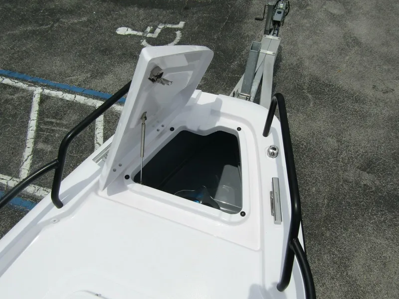 Slide: The Image of Axopar 25 Cross Top 2024 - 5282168