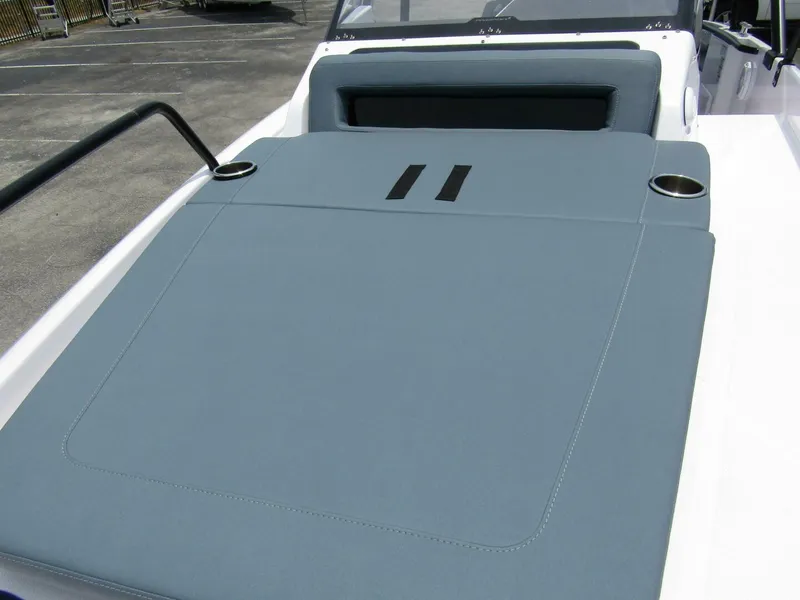 Slide: The Image of Axopar 25 Cross Top 2024 - 5282171