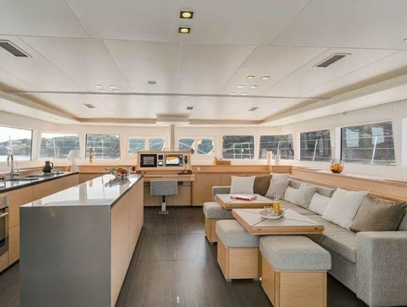 Slide: The Image of Lagoon 620 2015 - 3977188