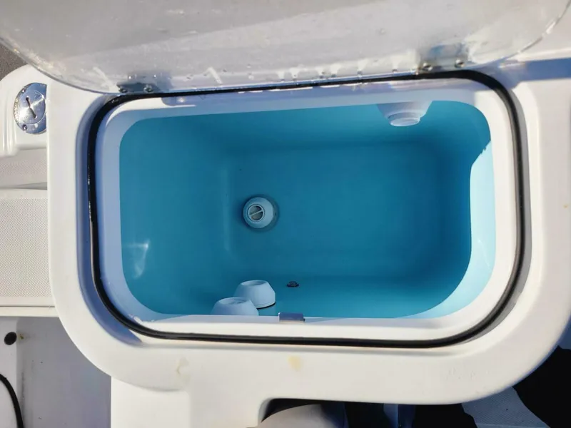 Slide: The Image of Wellcraft 242F 2023 - 3958751