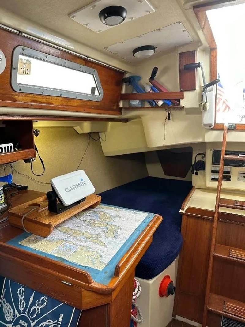 Slide: The Image of Pearson Sloop 1985 - 3959700