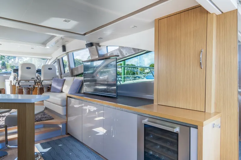 Slide: The Image of Sea Ray L550 2018 - 3962635