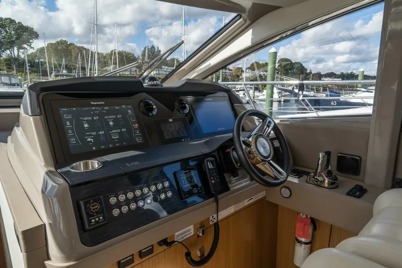 Slide: The Image of Sea Ray L550 2018 - 3962630