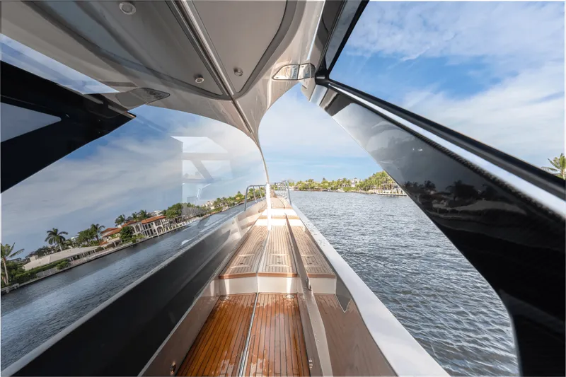 Slide: The Image of Azimut S8 2024 - 4073739