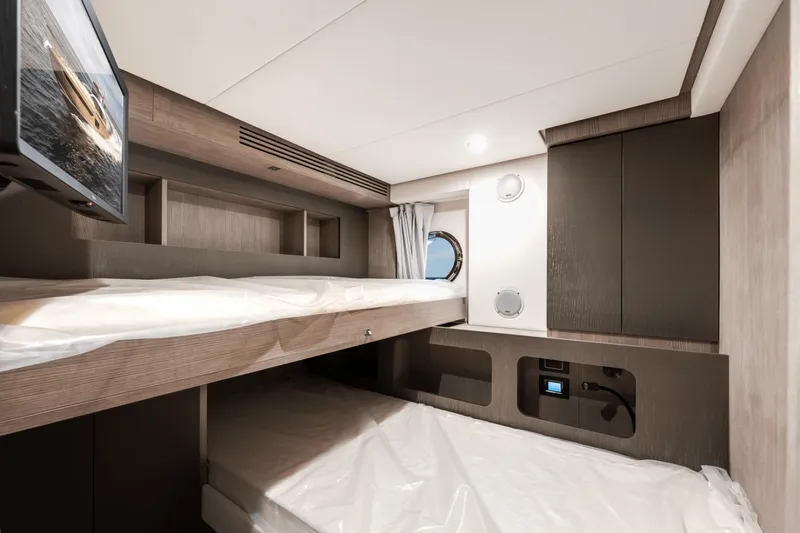 Slide: The Image of Azimut S8 2024 - 4073766