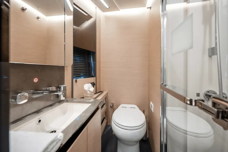 Slide: The Image of Azimut S8 2024 - 4073769